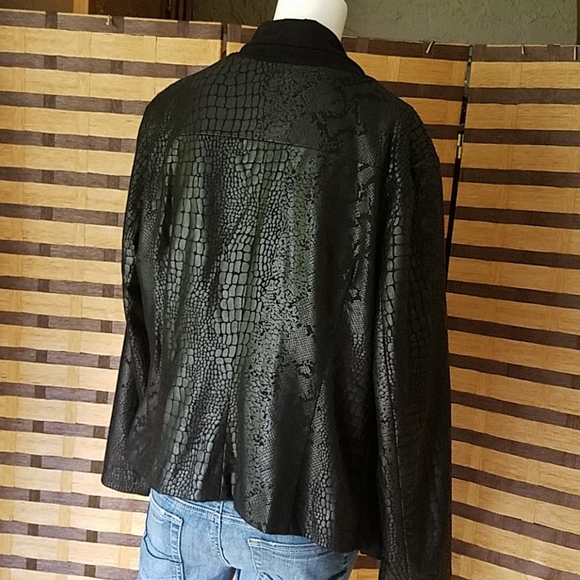 Chico's snakeskin print jacket - Picture 1 of 11